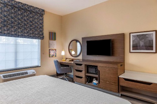 Hampton Inn Norco/Corona - image 22