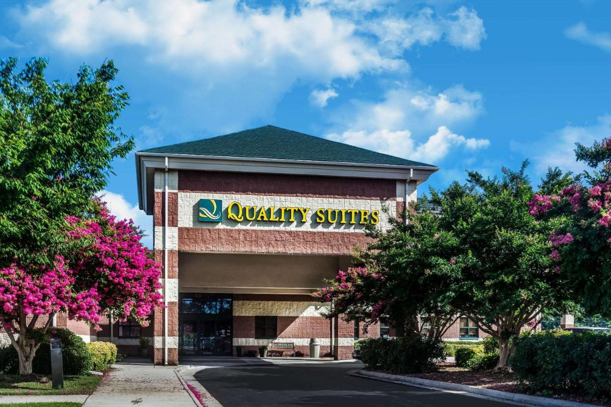 Quality Suites Lake Wright Norfolk Airport - main image