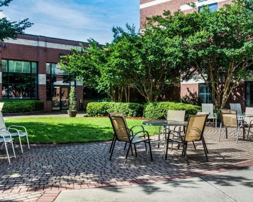 Quality Suites Lake Wright Norfolk Airport - image 18