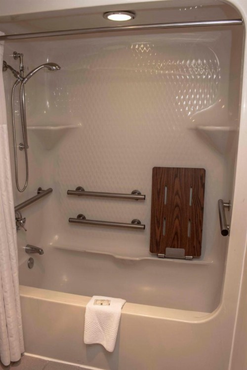 Quality Suites Lake Wright Norfolk Airport - image 27