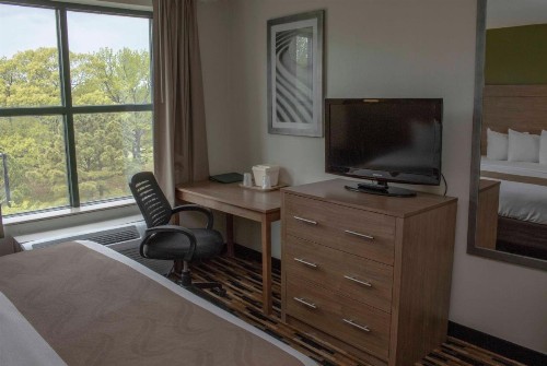 Quality Suites Lake Wright Norfolk Airport - image 30