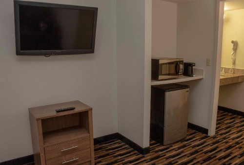 Quality Suites Lake Wright Norfolk Airport - image 32