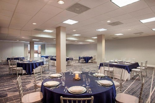 Sheraton Norfolk Waterside Hotel - image 20