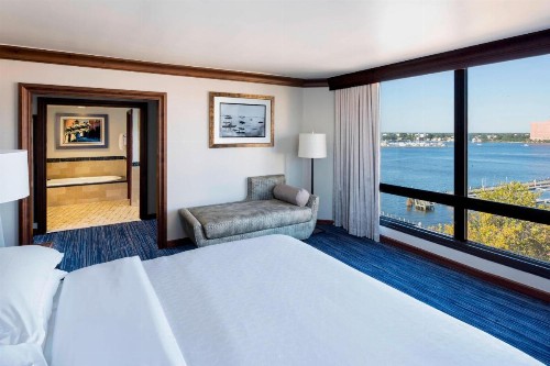 Sheraton Norfolk Waterside Hotel - image 3