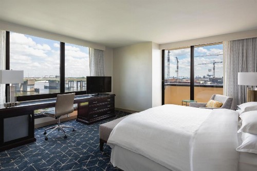 Sheraton Norfolk Waterside Hotel - image 31