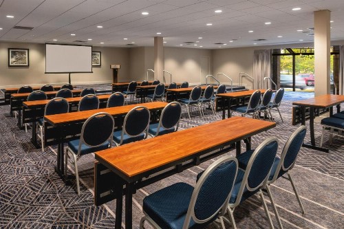 Sheraton Norfolk Waterside Hotel - image 33