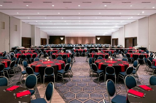 Sheraton Norfolk Waterside Hotel - image 34
