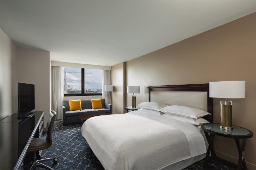 Sheraton Norfolk Waterside Hotel - image 35