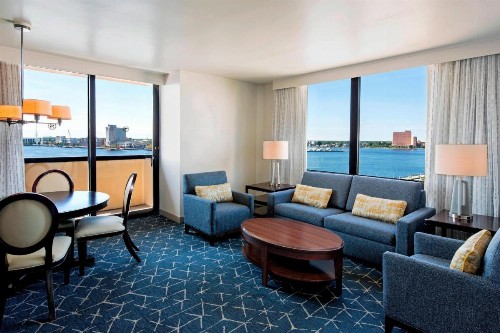 Sheraton Norfolk Waterside Hotel - image 41