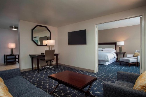 Sheraton Norfolk Waterside Hotel - image 46