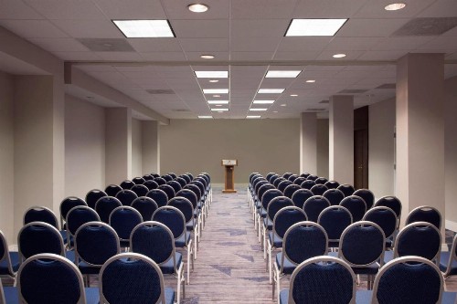 Sheraton Norfolk Waterside Hotel - image 6