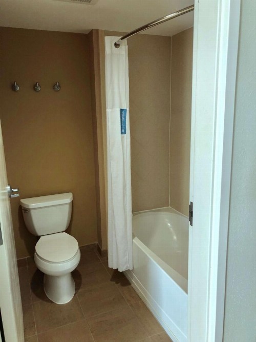Hampton Inn & Suites Norfolk-Airport - image 19