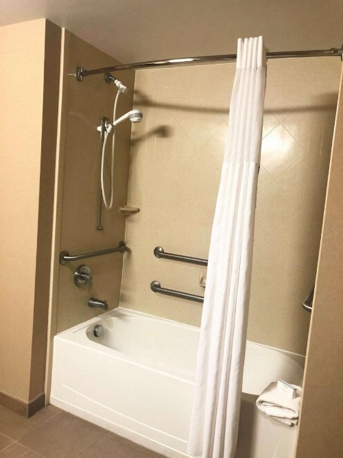 Hampton Inn & Suites Norfolk-Airport - image 20