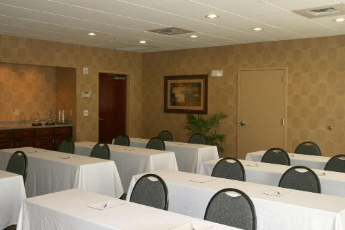 Hampton Inn & Suites Norfolk-Airport - image 26