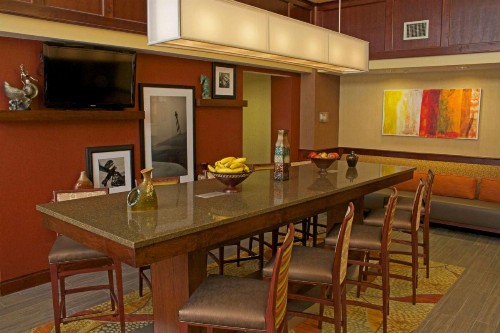 Hampton Inn & Suites Norfolk-Airport - image 4