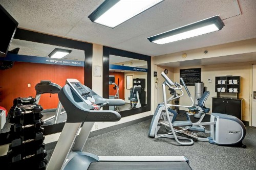 Hampton Inn Norfolk-Naval Base - image 11