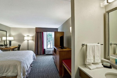 Hampton Inn Norfolk-Naval Base - image 14