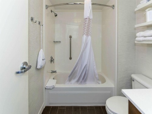 Hampton Inn Norfolk-Naval Base - image 15