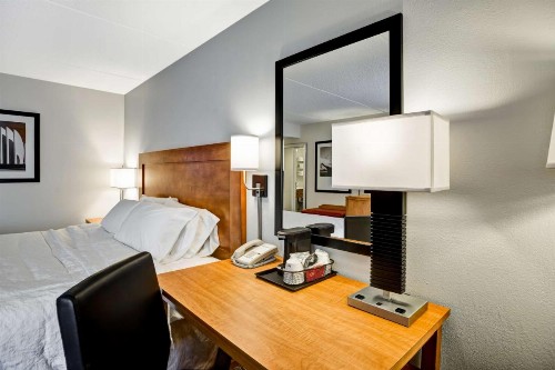 Hampton Inn Norfolk-Naval Base - image 16