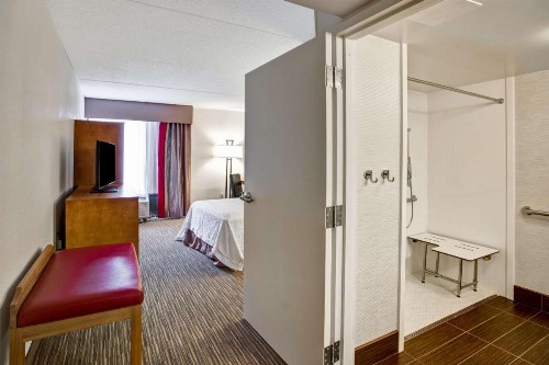 Hampton Inn Norfolk-Naval Base - image 20