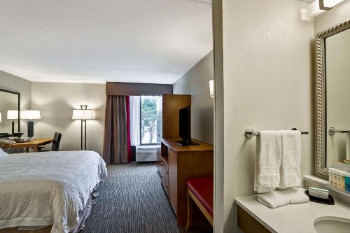 Hampton Inn Norfolk-Naval Base - image 32