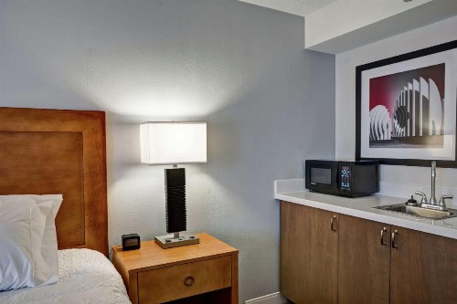 Hampton Inn Norfolk-Naval Base - image 33