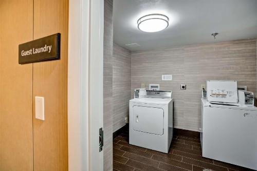 Hampton Inn Norfolk-Naval Base - image 35