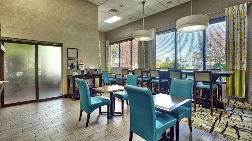 Hampton Inn Norfolk-Naval Base - image 4