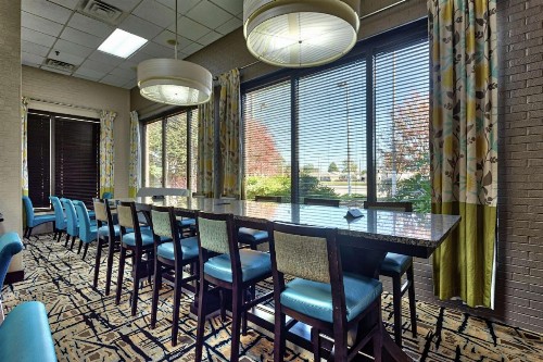 Hampton Inn Norfolk-Naval Base - image 6