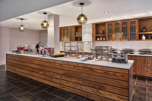 Delta Hotels by Marriott Norfolk Airport - image 5