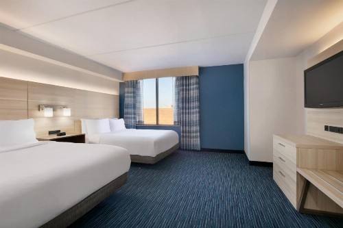 Holiday Inn Express Hotel & Suites Norfolk Airport an IHG Hotel - image 12