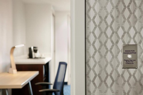 Holiday Inn Express Hotel & Suites Norfolk Airport an IHG Hotel - image 13