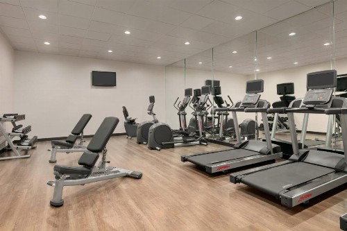 Holiday Inn Express Hotel & Suites Norfolk Airport an IHG Hotel - image 14