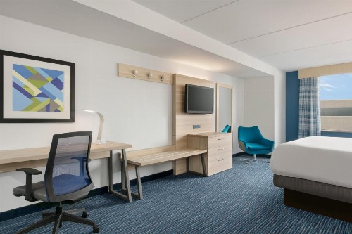 Holiday Inn Express Hotel & Suites Norfolk Airport an IHG Hotel - image 21