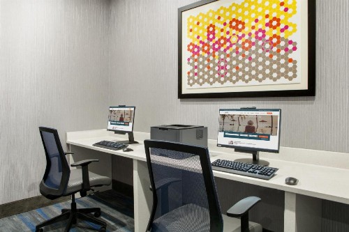 Holiday Inn Express Hotel & Suites Norfolk Airport an IHG Hotel - image 27