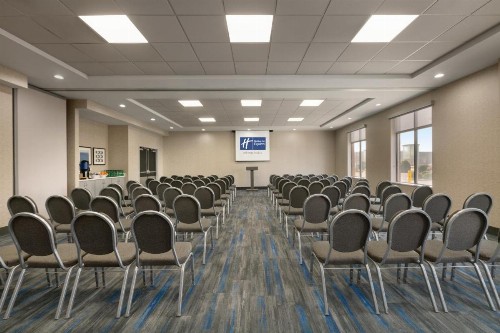 Holiday Inn Express Hotel & Suites Norfolk Airport an IHG Hotel - image 28
