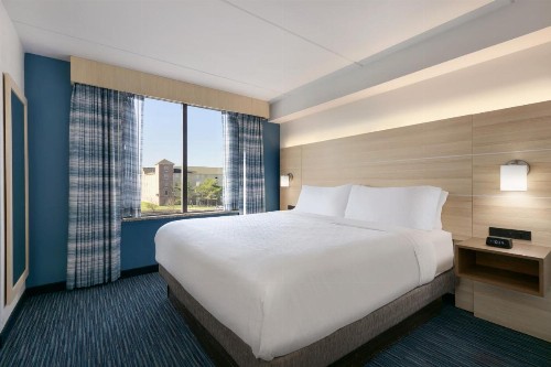 Holiday Inn Express Hotel & Suites Norfolk Airport an IHG Hotel - image 30