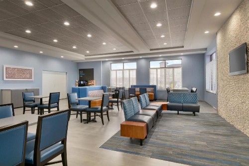 Holiday Inn Express Hotel & Suites Norfolk Airport an IHG Hotel - image 31