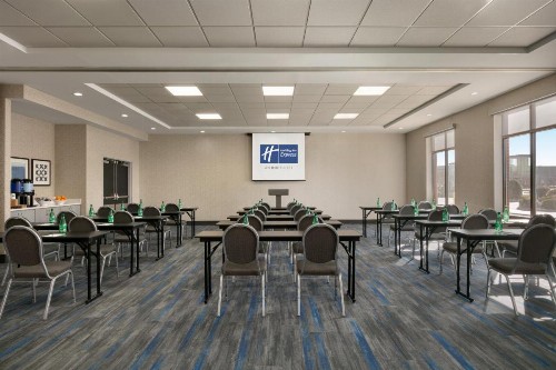 Holiday Inn Express Hotel & Suites Norfolk Airport an IHG Hotel - image 33
