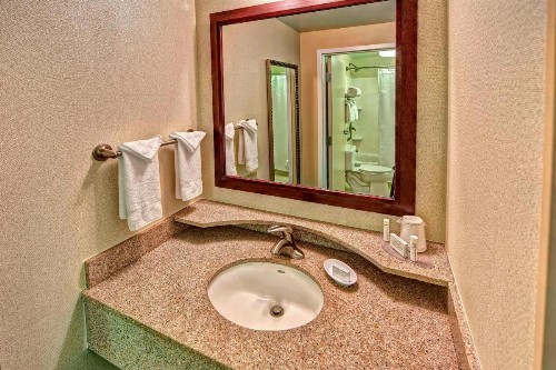 SpringHill Suites Norfolk Old Dominion University - image 11
