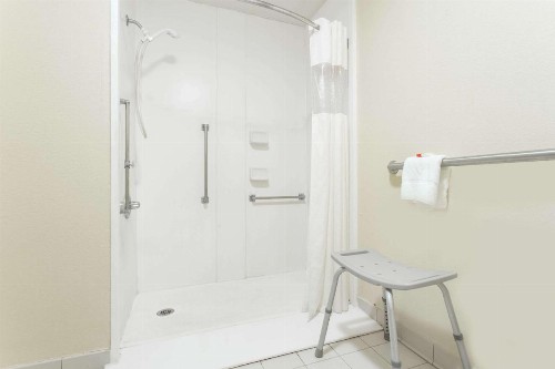 Days Inn by Wyndham Norfolk Airport - image 13