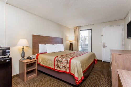 Days Inn by Wyndham Norfolk Airport - image 20