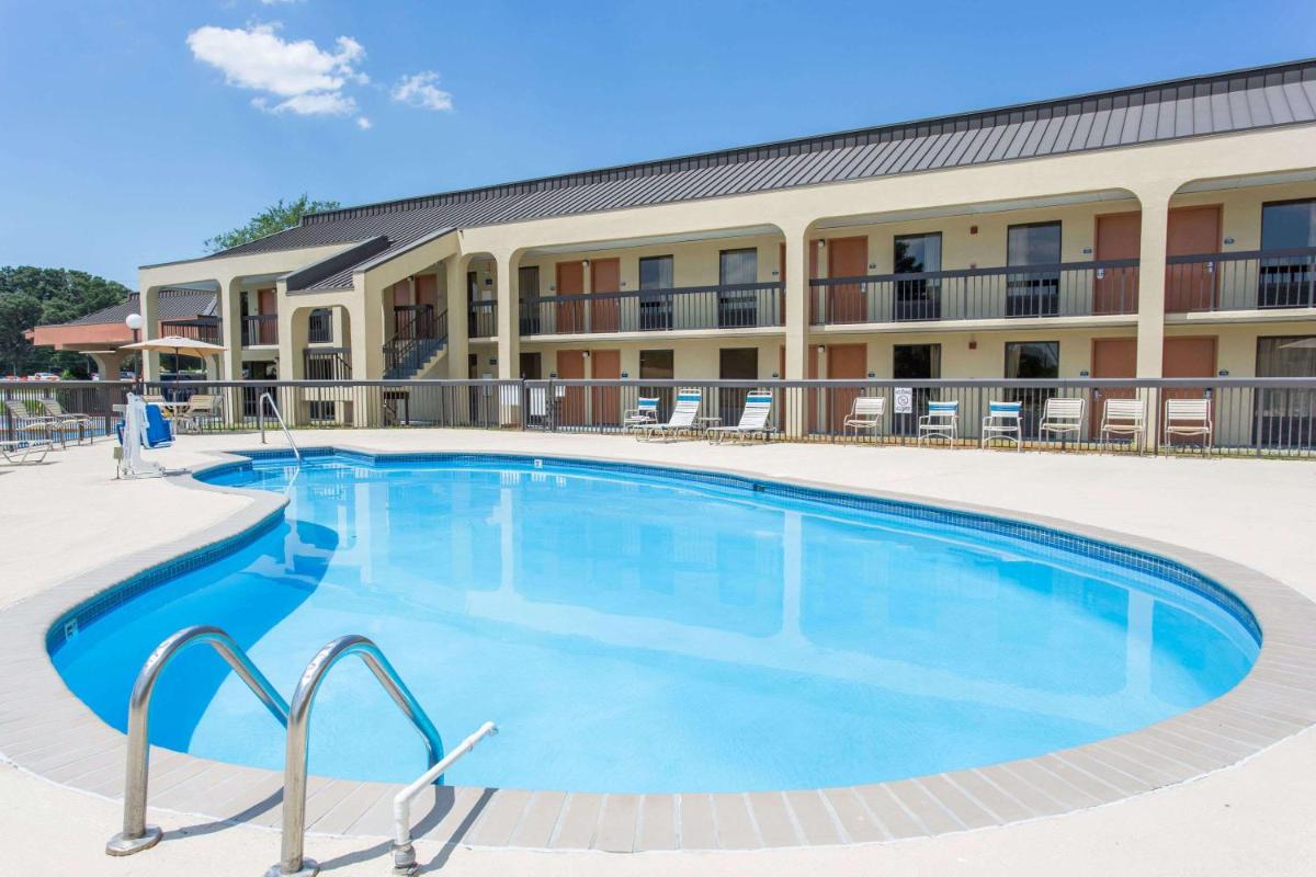Days Inn by Wyndham Norfolk Airport - image 3