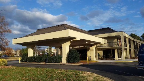 Days Inn by Wyndham Norfolk Airport - image 30