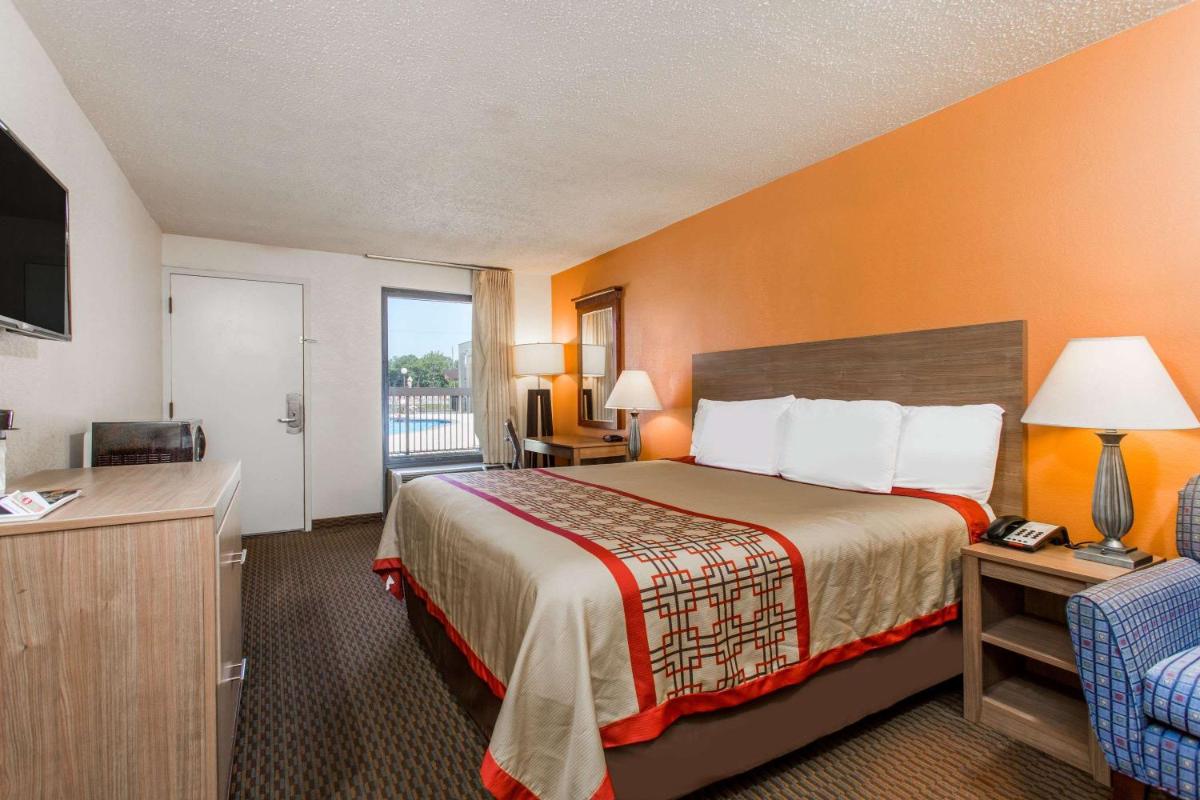 Days Inn by Wyndham Norfolk Airport - image 5