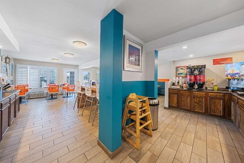 Best Western Plus Holiday Sands Inn & Suites - image 12