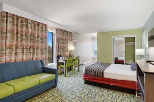 Best Western Plus Holiday Sands Inn & Suites - image 22