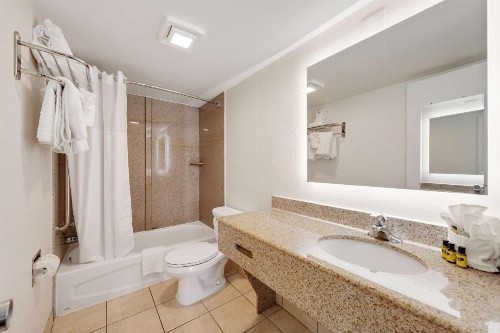 Best Western Plus Holiday Sands Inn & Suites - image 27