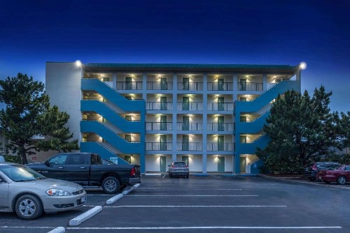 Best Western Plus Holiday Sands Inn & Suites - image 29