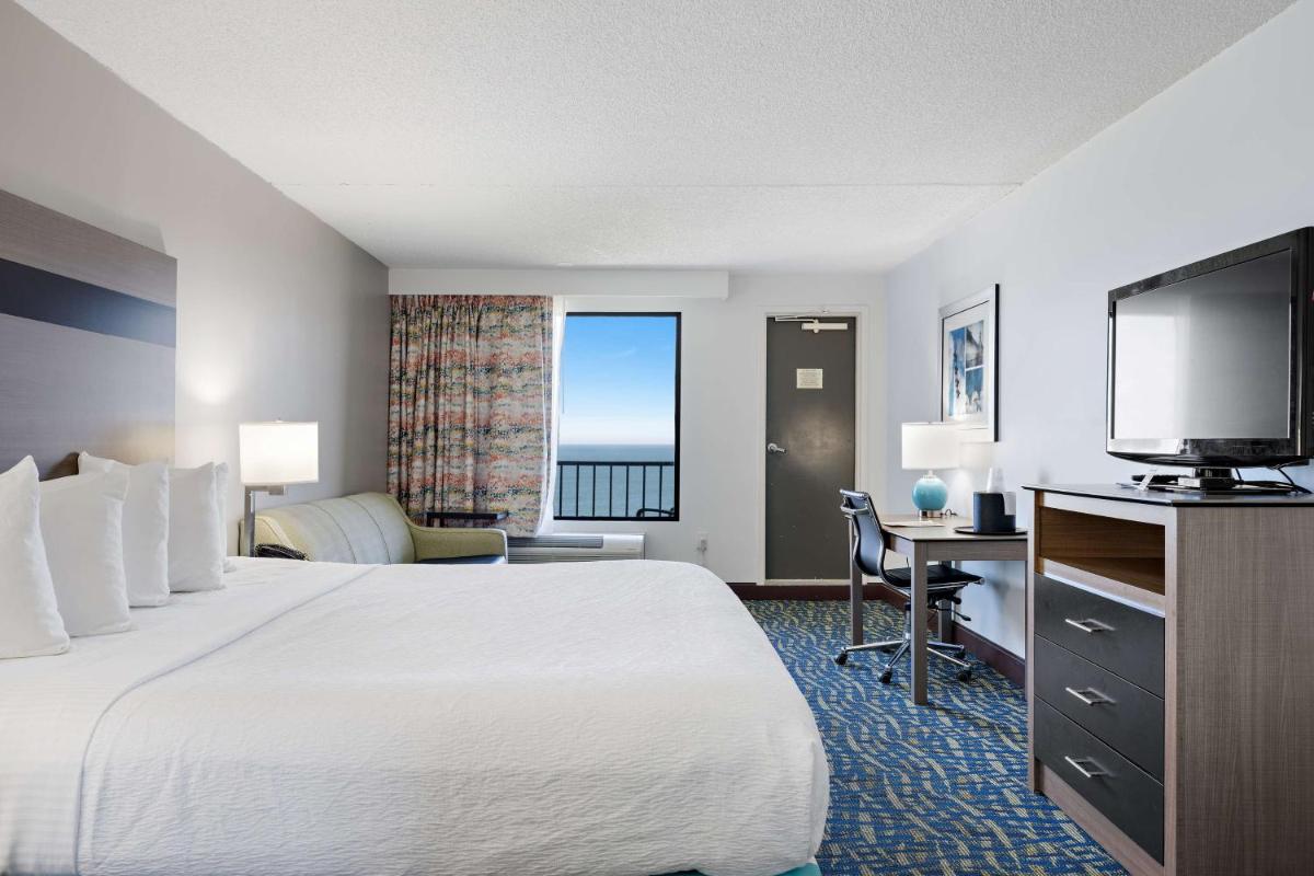 Best Western Plus Holiday Sands Inn & Suites - image 3